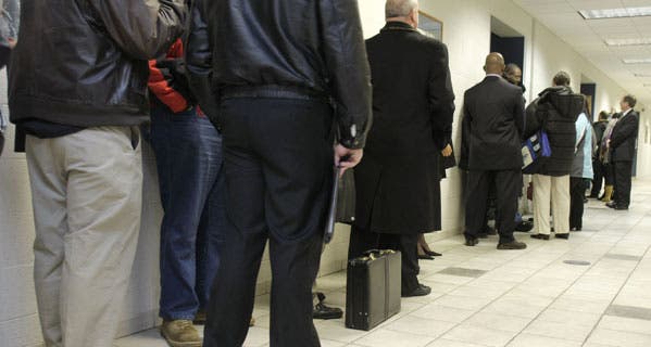 economics-blog-people-in-line-at-job-fair