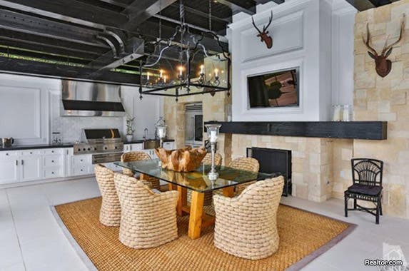 Outdoor Kitchen | House: Realtor.com