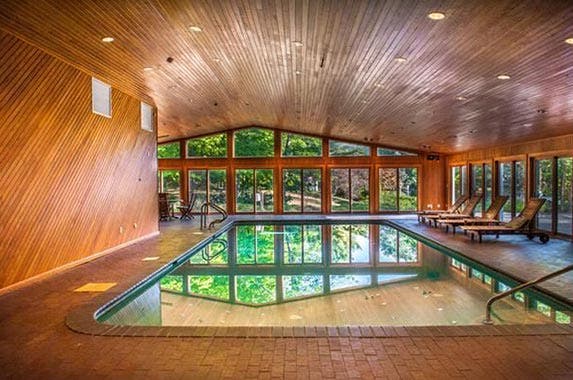 50 Cent: © ANDREW KELLY/Reuters/Corbis; House: Realtor.com