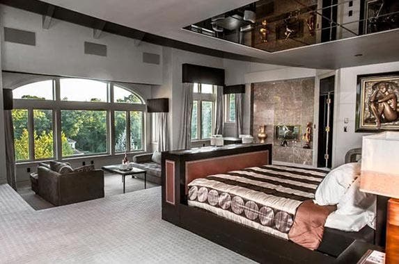 50 Cent: © ANDREW KELLY/Reuters/Corbis; House: Realtor.com