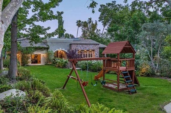 Pop inside the home of 98 Degrees singer Nick Lachey Pop inside the home of 98 Degrees singer | Redfin