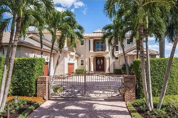 Larry Bird sinks price to unload his fab Florida home Larry Bird sinks price to unload his fab Florida home | Realtor.com