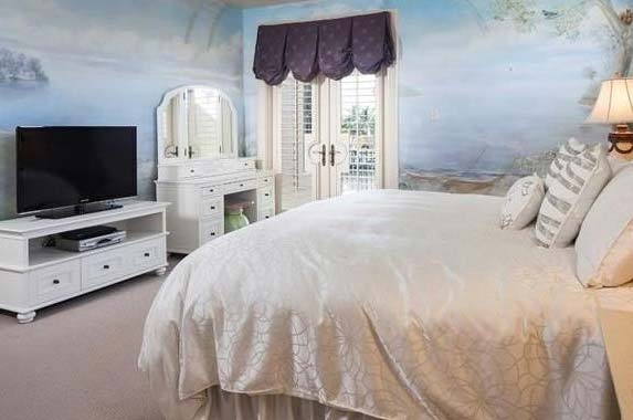 Larry Bird sinks price to unload his fab Florida home Larry Bird sinks price to unload his fab Florida home | Realtor.com