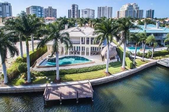 Larry Bird sinks price to unload his fab Florida home Larry Bird sinks price to unload his fab Florida home | Realtor.com
