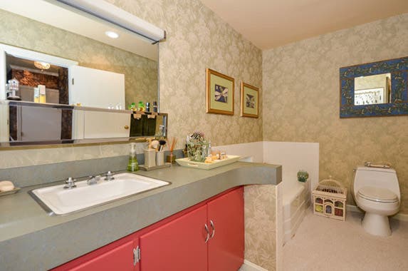 Masterbath | Patricia Burns, Middleburg Real Estate