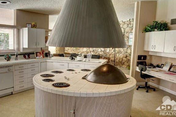 Elvis Presley's honeymoon house for sale | Realtor.com