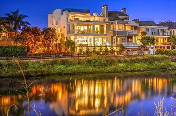 Jean-Claude Van Damme's mansion | Realtor.com