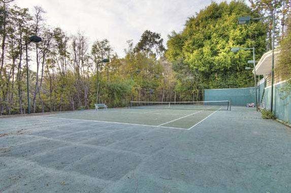 Connie Stevens sells LA mansion Connie Stevens sells LA mansion | Redfin