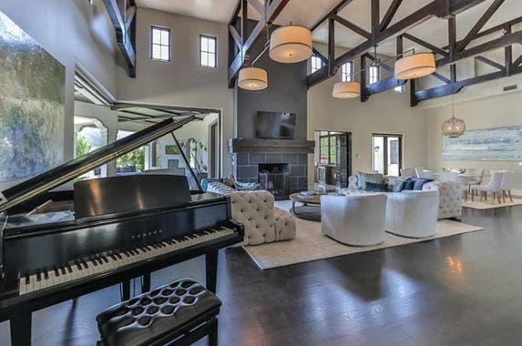 Britney Spears lists home for $9M Britney Spears lists home for $9M | Redfin