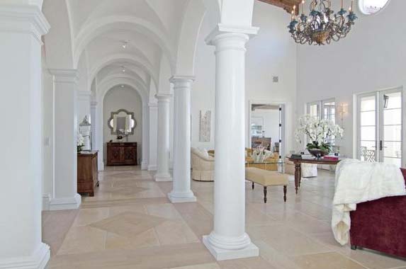 Billy Joel is movin' out of this lavish Florida home Billy Joel is movin' out of this lavish Florida home | Realtor.com