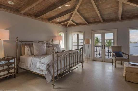 Billy Joel is movin' out of this lavish Florida home Billy Joel is movin' out of this lavish Florida home | Realtor.com