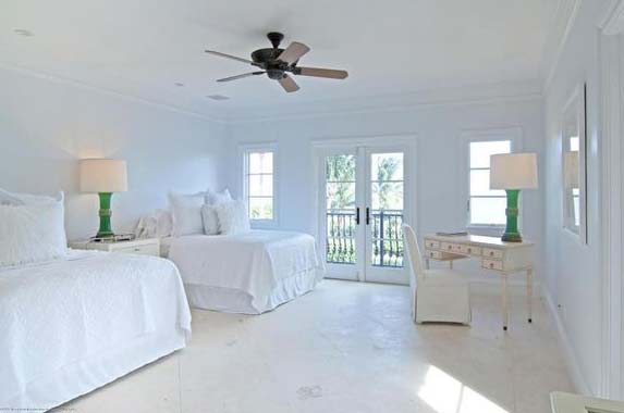 Billy Joel is movin' out of this lavish Florida home Billy Joel is movin' out of this lavish Florida home | Realtor.com