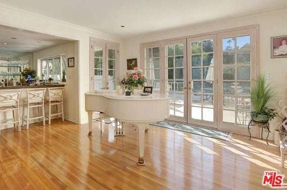 'Godfather' singer Al Martino’s home sold for $7.8M 'Godfather' singer Al Martino’s home sold for $7.8M | Redfin