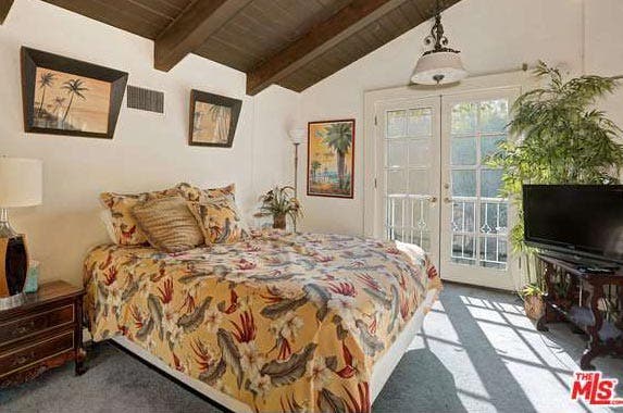 'Godfather' singer Al Martino’s home sold for $7.8M 'Godfather' singer Al Martino’s home sold for $7.8M | Redfin