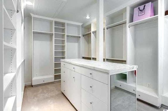 Vince Vaughn sells LA-area home Vince Vaughn sells LA-area home | Redfin