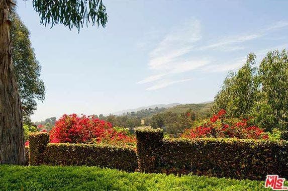 Tom Hanks lists side-by-side homes Tom Hanks lists side-by-side homes | Realtor.com
