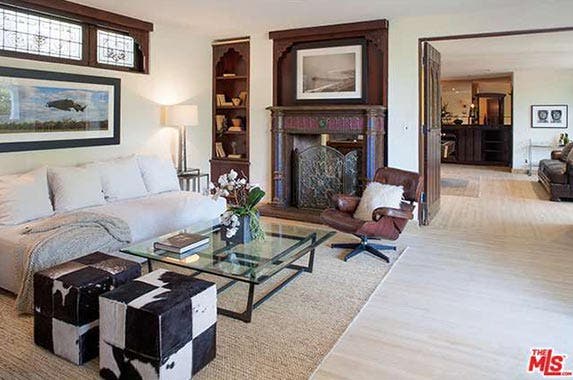 Singer Sia sells this vintage Los Angeles home Singer Sia sells this vintage Los Angeles home | Redfin