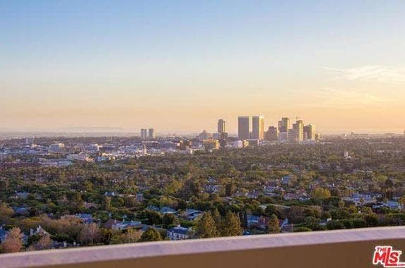'Shark Tank' star makes killing on condo 'Shark Tank' star makes killing on condo | Redfin
