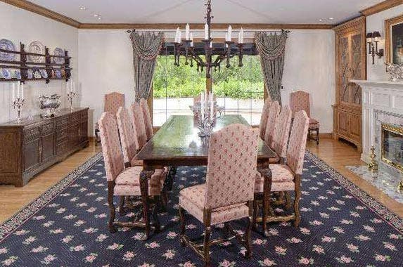 Bye, Bob! Sitcom legend Bob Newhart sells LA estate Bye, Bob! Sitcom legend Bob Newhart sells LA estate | Redfin