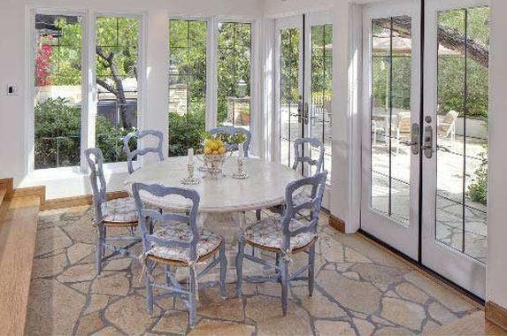 Bye, Bob! Sitcom legend Bob Newhart sells LA estate Bye, Bob! Sitcom legend Bob Newhart sells LA estate | Redfin