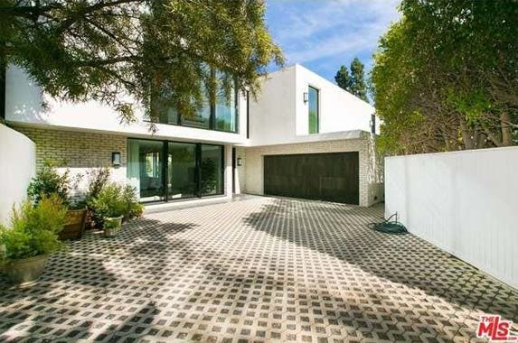 Star couple sells Hollywood home to Kendall Jenner Star couple sells Hollywood home to Kendall Jenner | Redfin