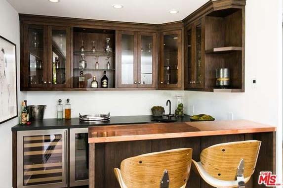 Star couple sells Hollywood home to Kendall Jenner Star couple sells Hollywood home to Kendall Jenner | Redfin