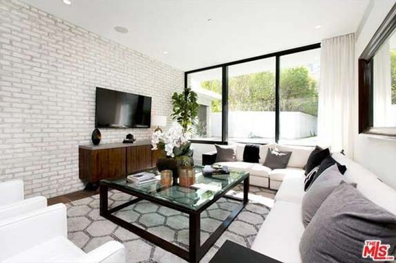 Star couple sells Hollywood home to Kendall Jenner Star couple sells Hollywood home to Kendall Jenner | Redfin