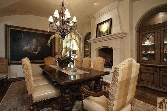 Tony Robbins selling desert home Tony Robbins selling desert home | Realtor.com