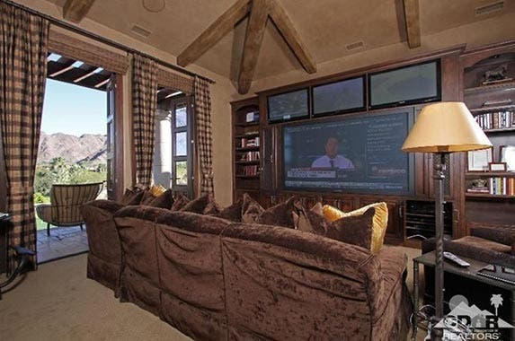 Tony Robbins selling desert home Tony Robbins selling desert home | Realtor.com