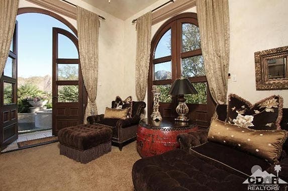Tony Robbins selling desert home Tony Robbins selling desert home | Realtor.com