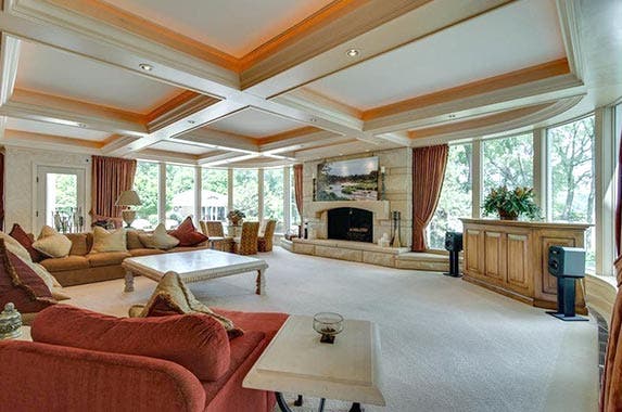 See Reba McEntire's 'Starstruck Farm,' now up for sale See Reba McEntire's 'Starstruck Farm,' now up for sale | Realtor.com