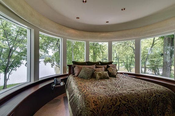 See Reba McEntire's 'Starstruck Farm,' now up for sale See Reba McEntire's 'Starstruck Farm,' now up for sale | Realtor.com