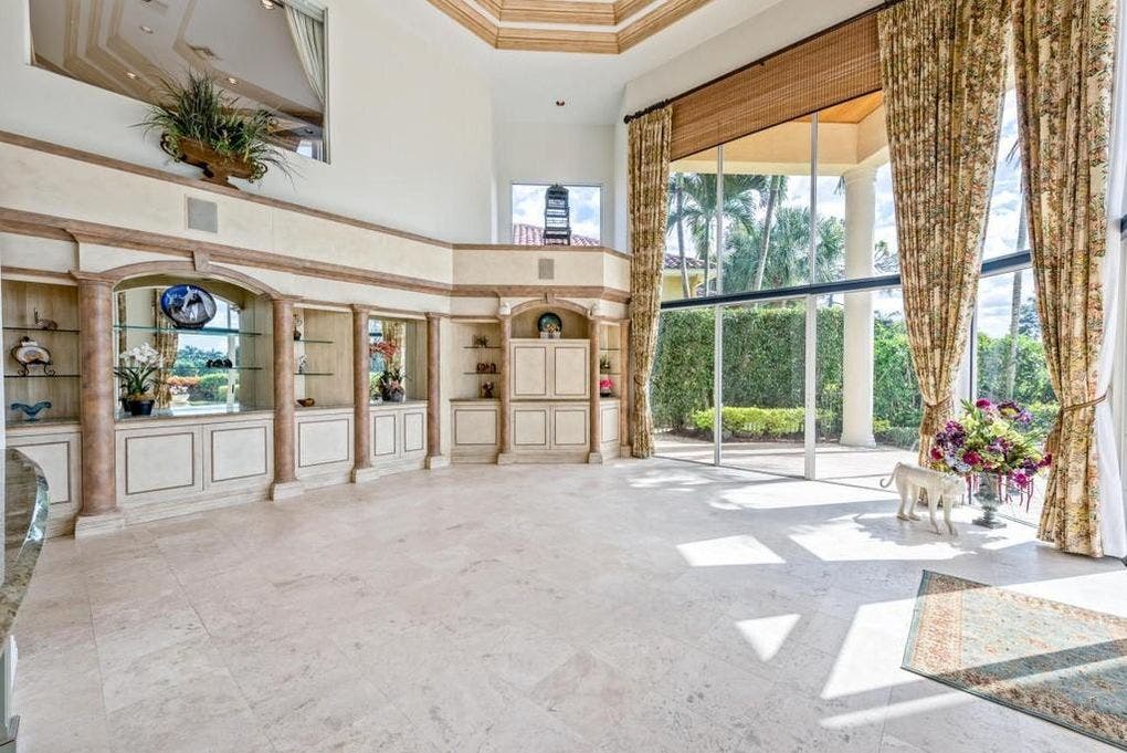 Ben Carson's house for sale: Big room | Realtor.com