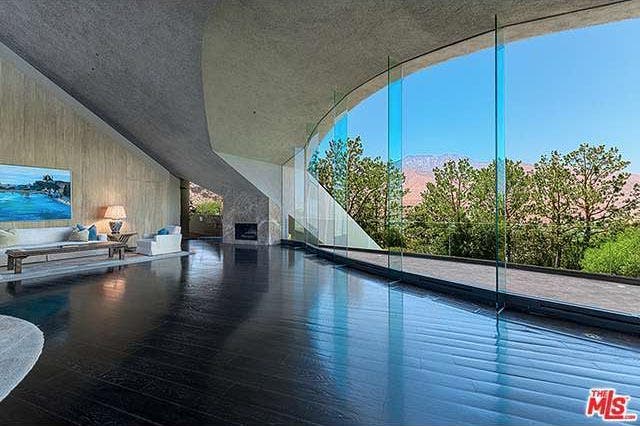 celeb-house-sold-bob-hope-10-living