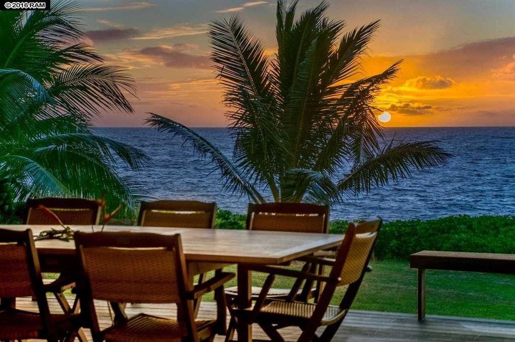 Pat Benatar selling home: patio | Realtor.com
