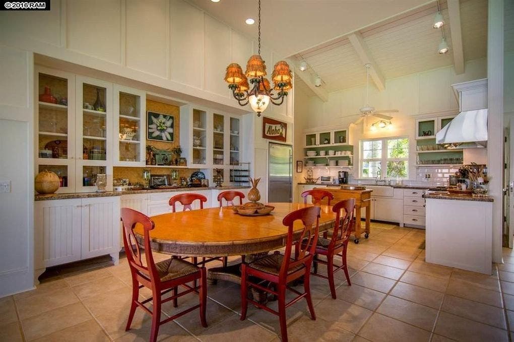 Pat Benatar selling home: dining | Realtor.com