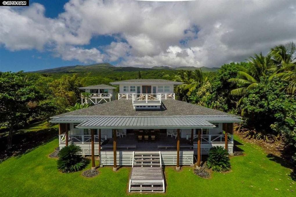 Pat Benatar selling home: exterior | Realtor.com