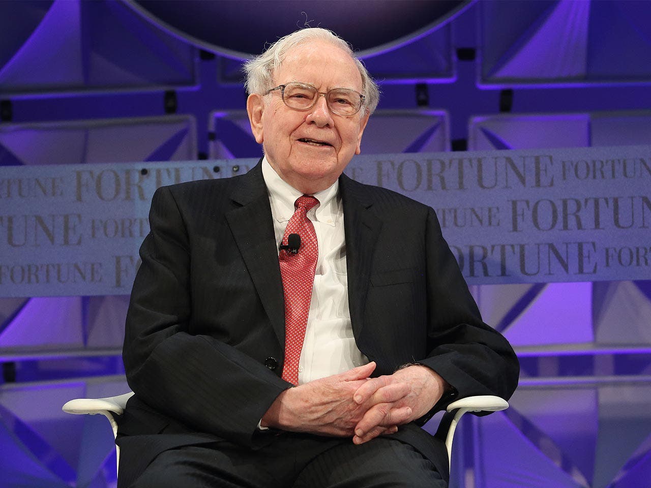 Warren Buffett | Krista Kennell/Shutterstock.com