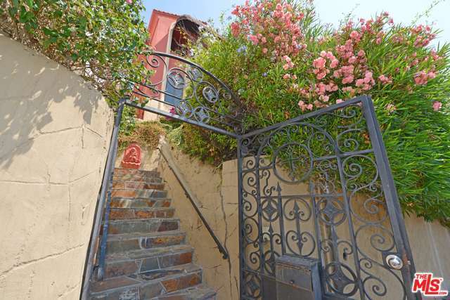 Walk-in gate | Redfin