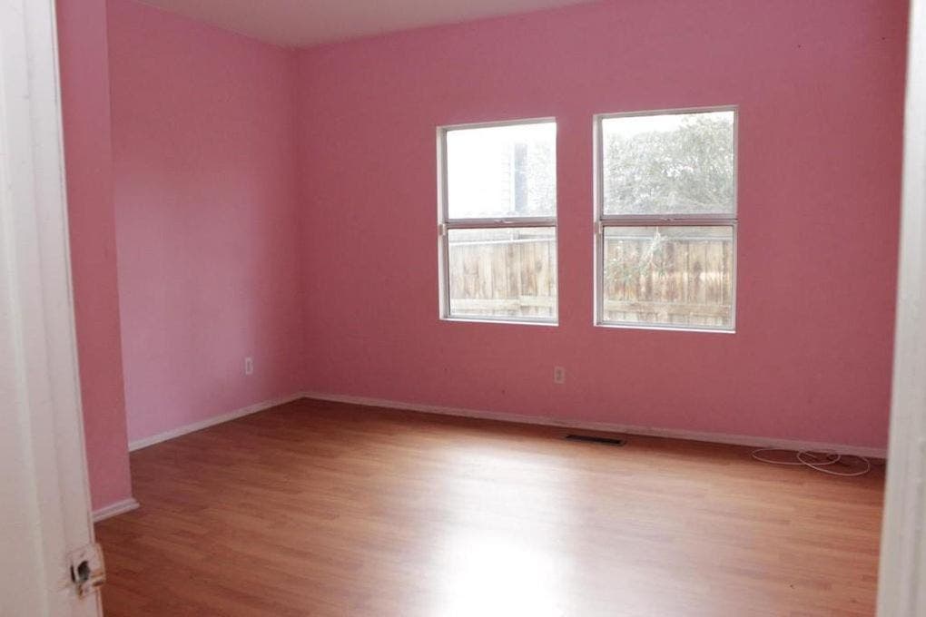 Pink bedroom | Realtor.com