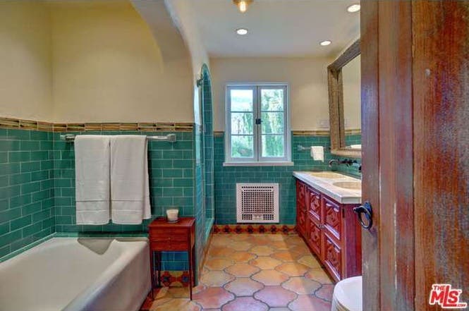 Cary Grant's house: Bathroom | Redfin