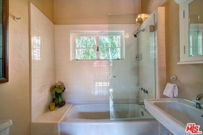 Cary Grant's house: Bathroom | Redfin