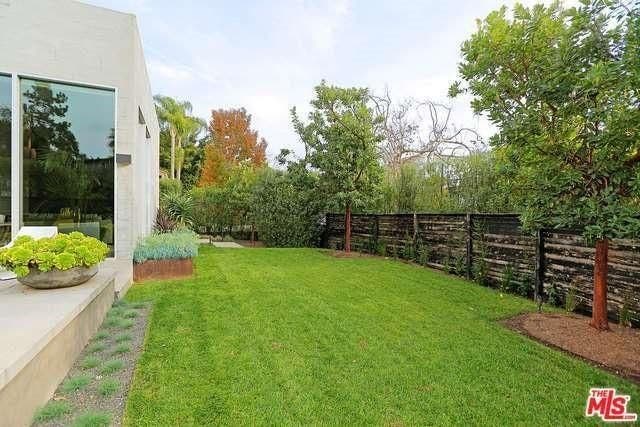 Side yard | Realtor.com