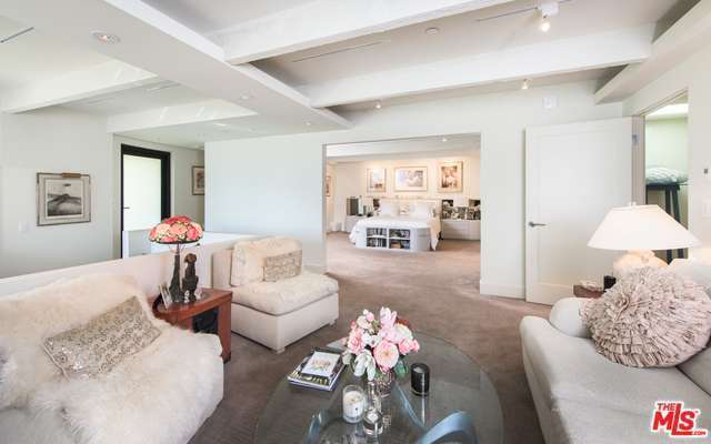 Bedroom seating area | Redfin