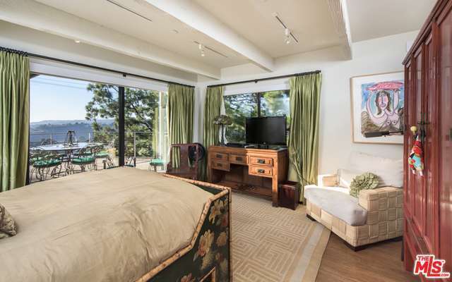 Guest bedroom | Redfin
