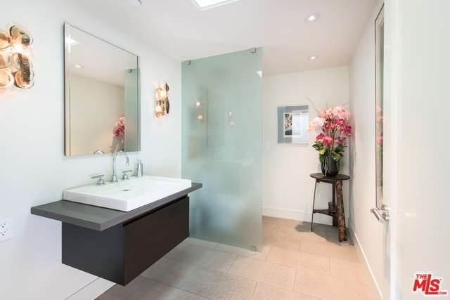 Guest bathroom | Redfin