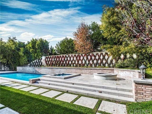 Poolside | Realtor.com