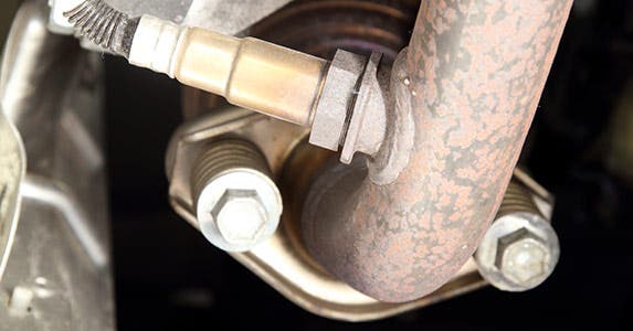 Oxygen sensor © loflo69/Shutterstock.com