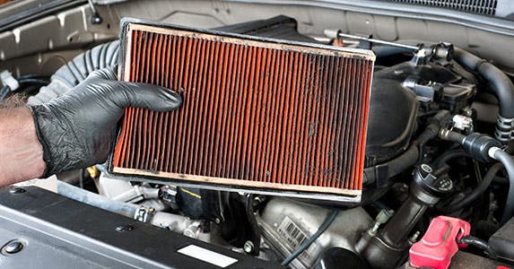 Air filter © Joe Belanger/Shutterstock.com