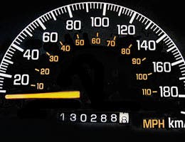 Your old car can survive 6-figure mileage © Tootles/Shutterstock.com